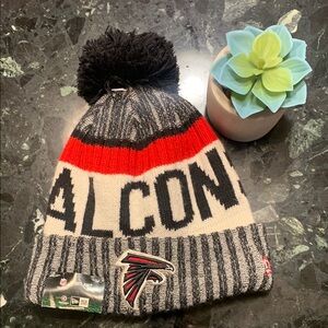 🌹 Atlanta Falcons NEW ERA Sports Official NFL Knit Beanie with Pom (NWT)